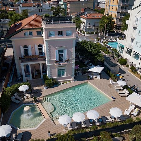 Appartamenti Diffusi Di Villa Fiorita Con Accesso Alle Piscine Della Struttura Principale Cattolica Exterior photo