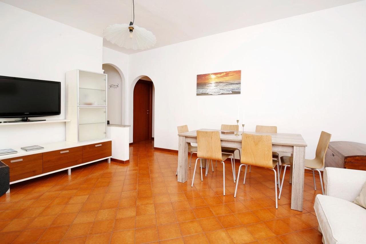 Appartamenti Diffusi Di Villa Fiorita Con Accesso Alle Piscine Della Struttura Principale Cattolica Exterior photo